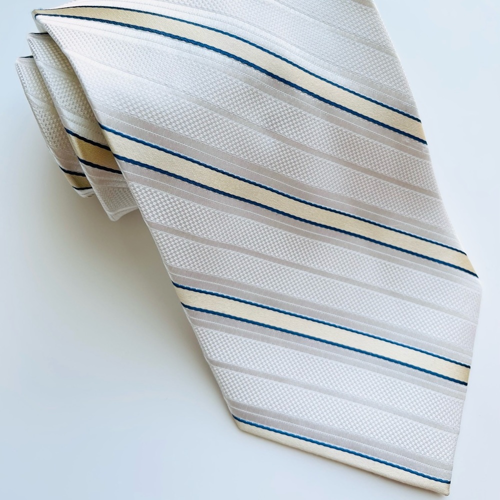 PIERRE CARDIN Navy Blue & Cream Necktie
